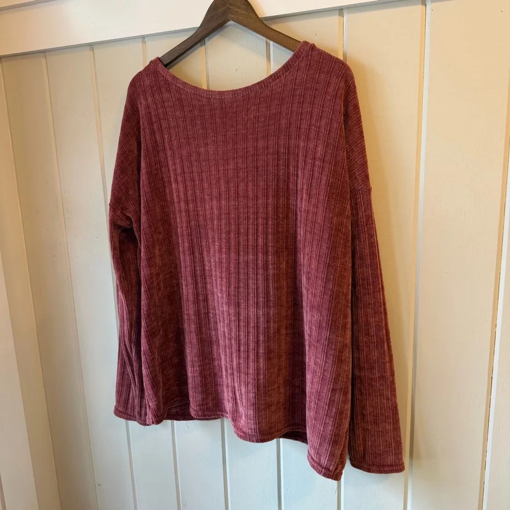 Easel Long Sleeve Burgundy Red Velvet Ribbed Sweater w/ Open Back, Size L, NWOT